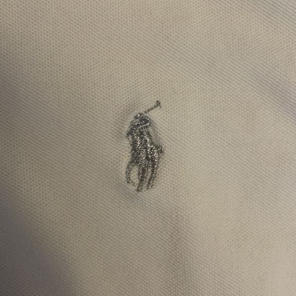 Classic fit Mesh Polo Shirt in white with Silver horse - Picture 4 of 5